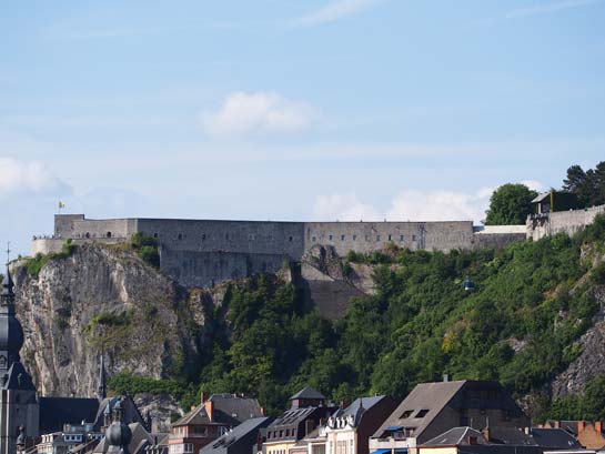 le propriétaire du copyright de cette œuvre, la place dans le domaine public.